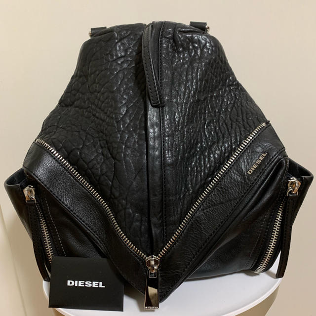 DIESEL(ディーゼル)の美品☆一回使用 DIESEL  ディーゼル レザーリュック黒 レディースのバッグ(リュック/バックパック)の商品写真