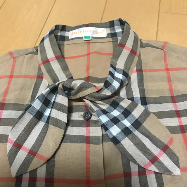 BURBERRY(バーバリー)のバーバリーボウタイブラウス美品専用 レディースのトップス(シャツ/ブラウス(長袖/七分))の商品写真