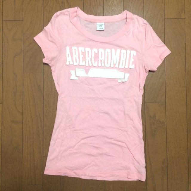 Abercrombie&Fitch(アバクロンビーアンドフィッチ)の【アバクロ】Tシャツ レディースのトップス(Tシャツ(半袖/袖なし))の商品写真