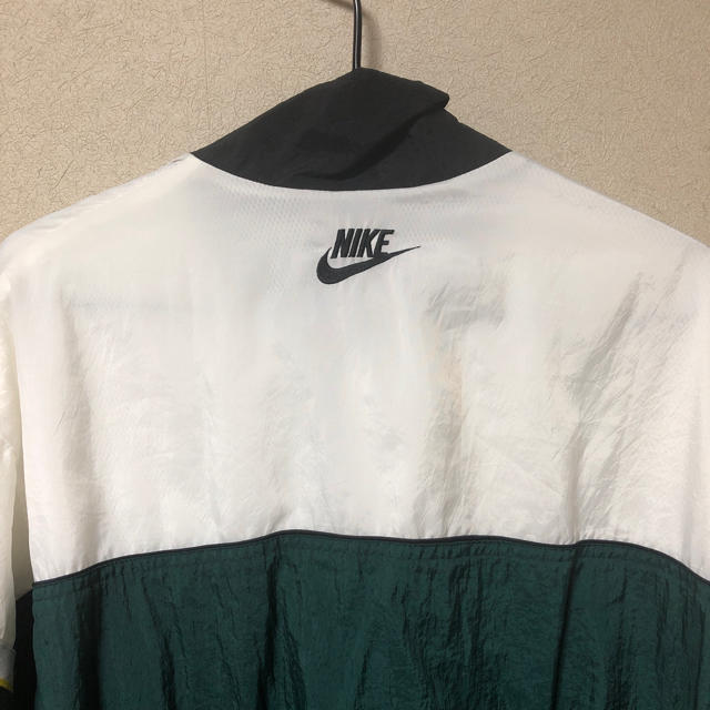 NIKE(ナイキ)のlois◉即購入okさん専用 NIKE vintage ナイロンジャケット メンズのジャケット/アウター(ナイロンジャケット)の商品写真