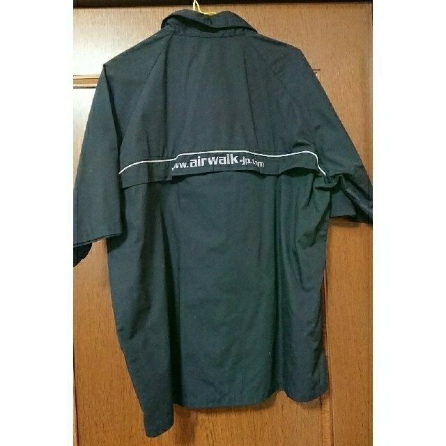 AIRWALK(エアウォーク)のairwalk黒半袖シャツ XL メンズのトップス(Tシャツ/カットソー(半袖/袖なし))の商品写真