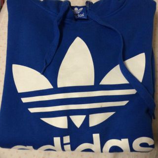 アディダス(adidas)のadidasパーカー(パーカー)