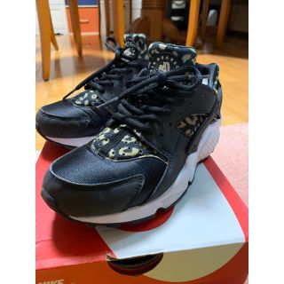 ナイキ(NIKE)のWMNS AIR HUARACHE RUN PRINT "LEOPARD"(スニーカー)