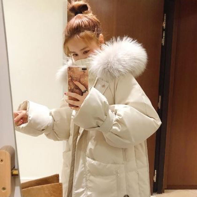 韓国 白ダウンコート レディースのジャケット/アウター(ダウンコート)の商品写真
