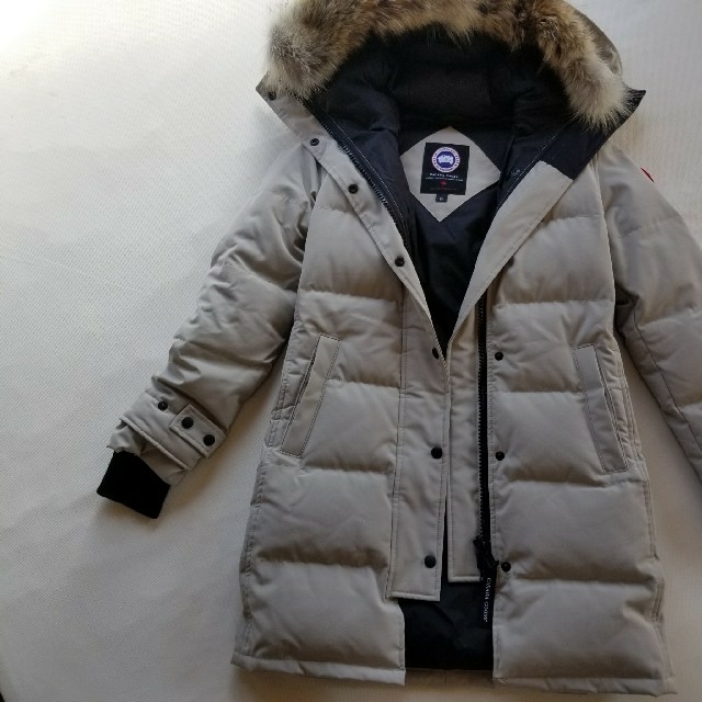 CANADA GOOSE(カナダグース)のカナダグース　マッケンジー　ダウン　コート レディースのジャケット/アウター(ダウンジャケット)の商品写真