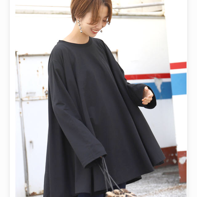 ZARA(ザラ)の｟新品｠フレア Aライン トップス レディースのトップス(カットソー(長袖/七分))の商品写真