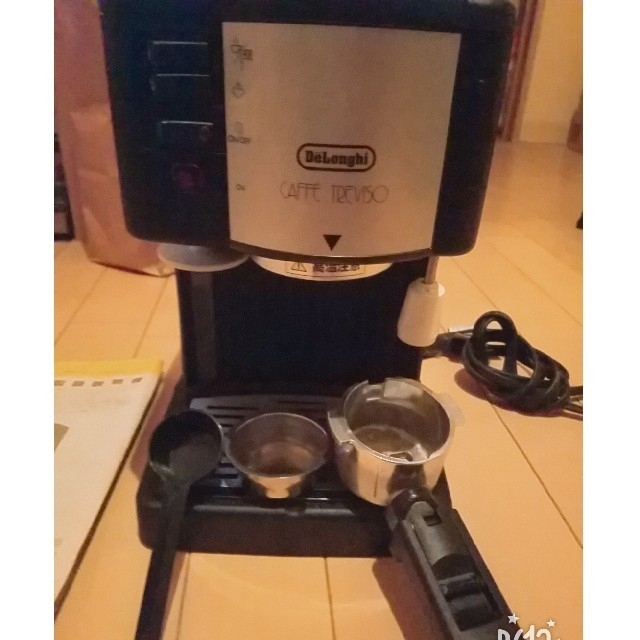 DeLonghi(デロンギ)のデロンギ カフェ・トレビソ エスプレッソ・カプチーノメーカー BAR14N

 スマホ/家電/カメラの調理家電(エスプレッソマシン)の商品写真