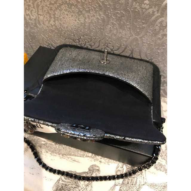 CHANEL(シャネル)の正規品 極美品！シャネル ミニバッグ シルバー×ブラック レディースのバッグ(ハンドバッグ)の商品写真