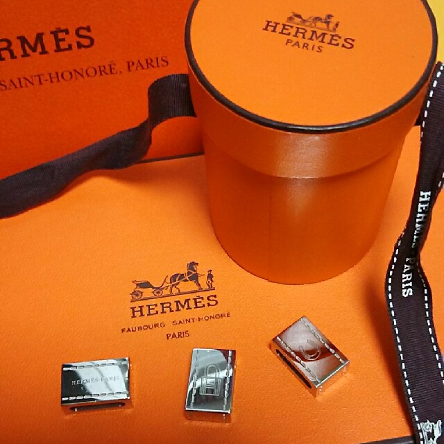 Hermes(エルメス)の専用 エルメス ツイリー & スカーフリング３個 レディースのファッション小物(その他)の商品写真