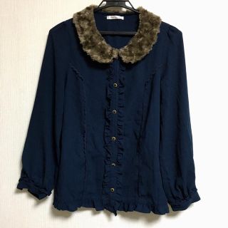 アクシーズファム(axes femme)のaxes femme ファー襟 ブラウス(シャツ/ブラウス(長袖/七分))