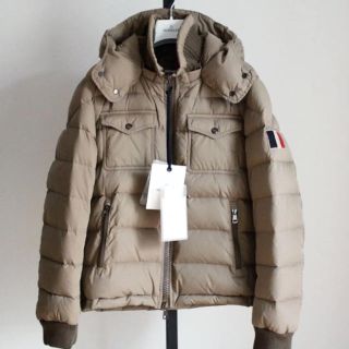 モンクレール(MONCLER)の⭕️りっつん様【美品】希少 上級モデル 特殊ワッペン モンクレール ダウン(ダウンジャケット)