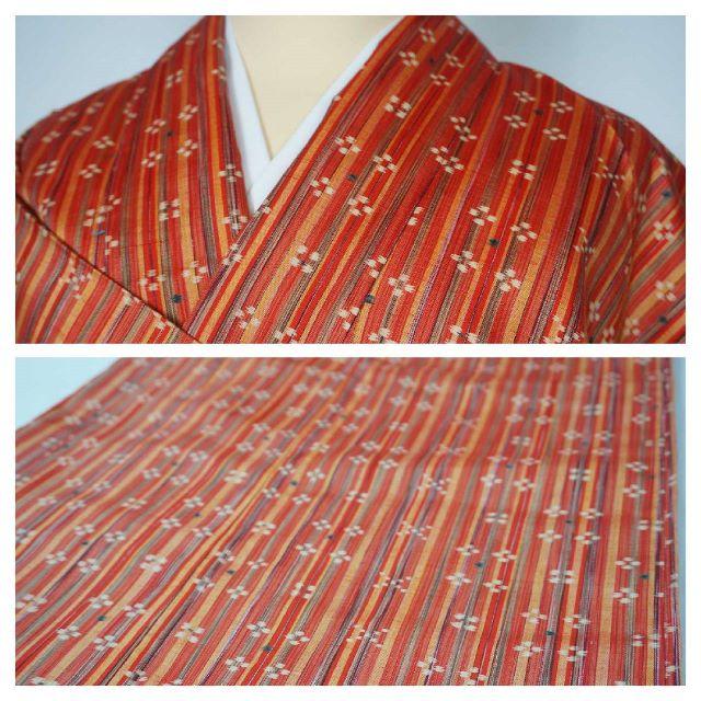 美品 手織り節紬 絣 縦縞 赤 オレンジ 131 キモノリワ レディースの水着/浴衣(着物)の商品写真