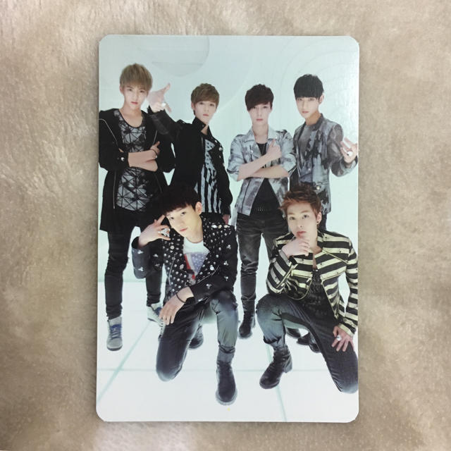 EXO(エクソ)のEXO-M 大判トレカ エンタメ/ホビーのタレントグッズ(アイドルグッズ)の商品写真