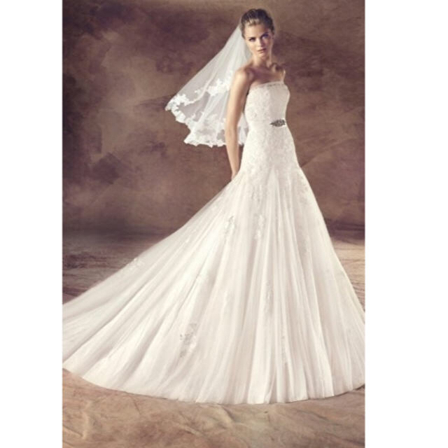 美品 PRONOVIAS プロノビアス  ウェディングドレス  レディースのフォーマル/ドレス(ウェディングドレス)の商品写真