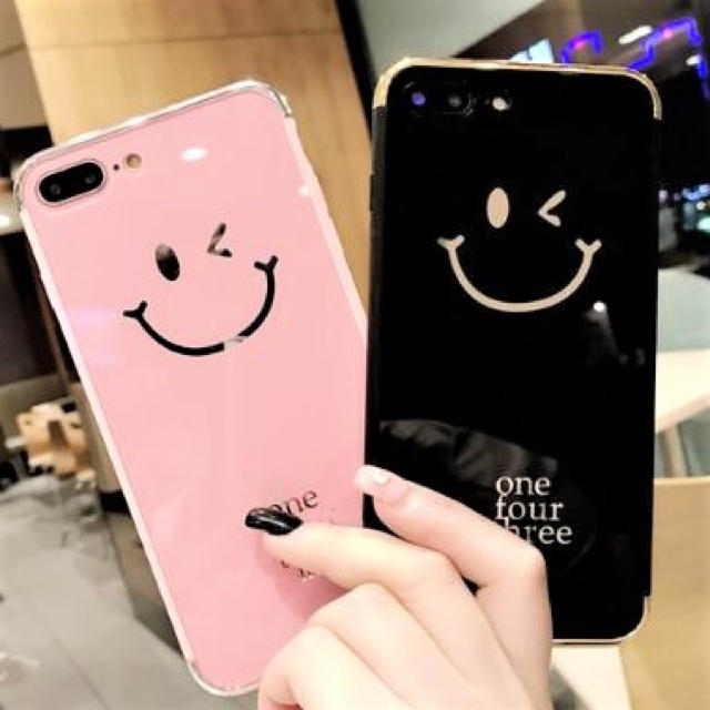 iphone x 防水 防塵 ケース | アイフォンケース☆ウインクスマイリー柄☆2カラー☆iPhone6.7.8.Xの通販 by shima♡'s shop｜ラクマ