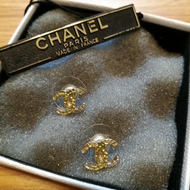 CHANEL　ココマーク　ピアスピアス(両耳用)