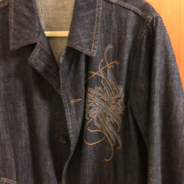 DRIES VAN NOTEN(ドリスヴァンノッテン)のdries  van notten 17ss デニム刺繍コート 48 メンズのジャケット/アウター(ステンカラーコート)の商品写真