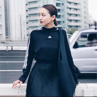 マウジー(moussy)のMOUSSY× adidas  コラボ長袖Tシャツ(Tシャツ(長袖/七分))