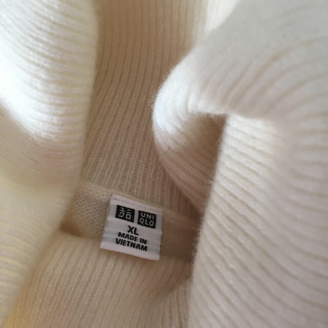 UNIQLO(ユニクロ)のnoeliam様専用  ユニクロカシミヤセーター レディースのトップス(ニット/セーター)の商品写真