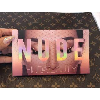 セフォラ(Sephora)のHuda beauty アイシャドウ nude(アイシャドウ)