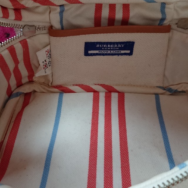 BURBERRY BLUE LABEL(バーバリーブルーレーベル)のモカ様専用🍓バーバリーブルーレーベル　バニティケース レディースのファッション小物(名刺入れ/定期入れ)の商品写真