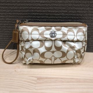 コーチ(COACH)の即購入OK! ほぼ未使用 COACH シグネチャー柄 ナイロン ポーチ(ポーチ)