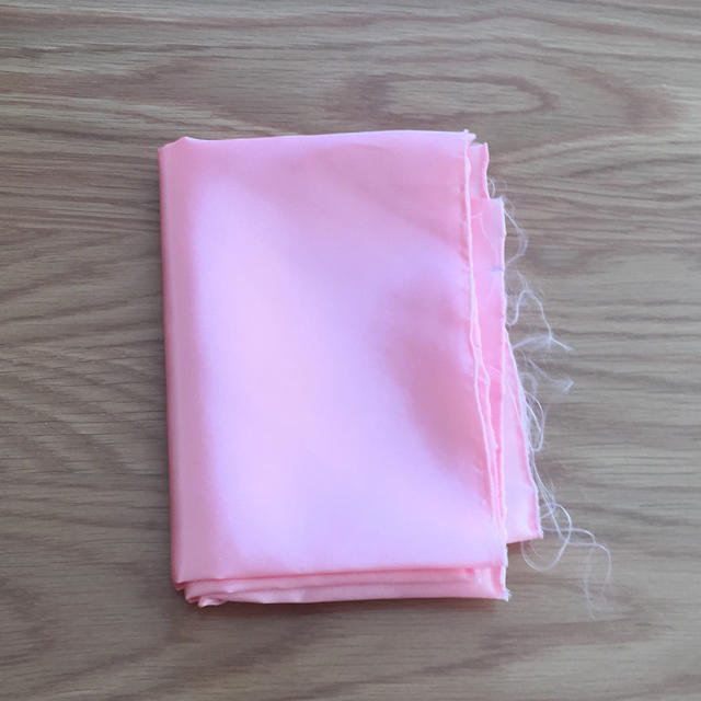 サテン生地   【ピンク】79×43㎝ ハンドメイドの素材/材料(生地/糸)の商品写真