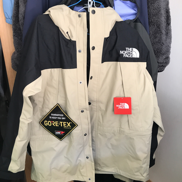 THE NORTH FACE(ザノースフェイス)のノースフェイス マウンテンライト ジャケット ツイルベージュ 最安 メンズのジャケット/アウター(マウンテンパーカー)の商品写真