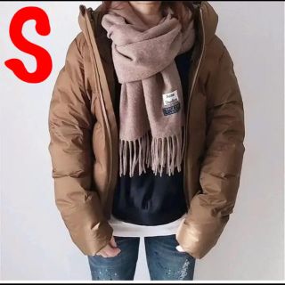 ユニクロ(UNIQLO)の本日のみ値下げ！早い者勝ち！シームレスダウンパーカー Sサイズ 完売商品(ダウンジャケット)