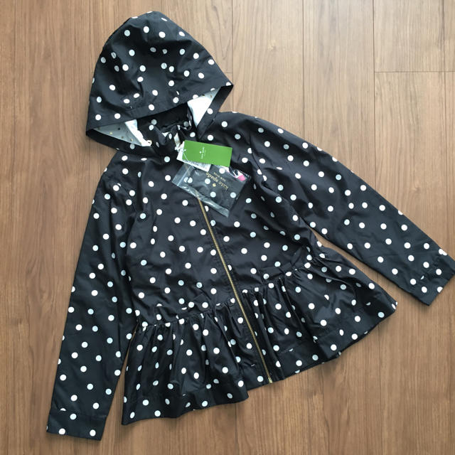 kate spade new york(ケイトスペードニューヨーク)の新品 ケイトスペード  アウター レインコート 150 キッズ/ベビー/マタニティのキッズ服女の子用(90cm~)(ジャケット/上着)の商品写真