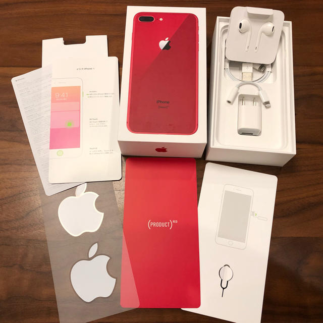 iPhone(アイフォーン)のiPhone 8 plus (PRODUCT)RED 付属品セット スマホ/家電/カメラのスマートフォン/携帯電話(バッテリー/充電器)の商品写真