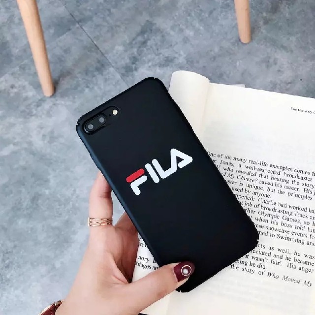 エルメス iphone8plus ケース 安い 、 iPhoneケース　FILA　ブラックの通販 by ちきちき's shop｜ラクマ