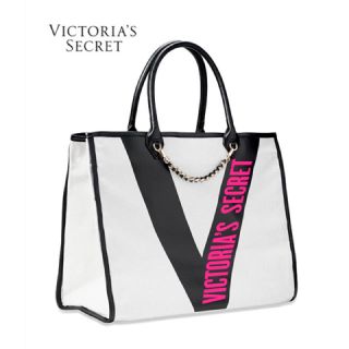 ヴィクトリアズシークレット(Victoria's Secret)の新品☆新作！ヴィクトリアズシークレットロゴトートバッグ(トートバッグ)