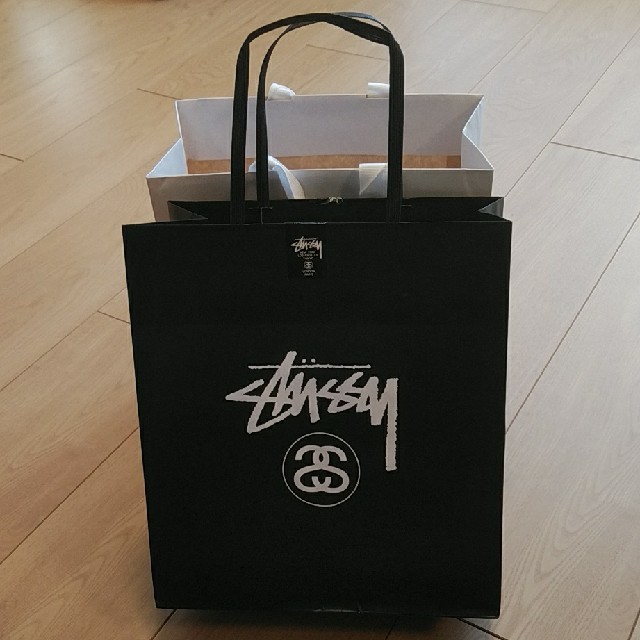 XLARGE(エクストララージ)のXLARGE  STUSSY  紙袋２枚 レディースのバッグ(ショップ袋)の商品写真