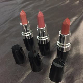 エイボン(AVON)のカラーリッチメガインパクト✳︎リップスティック 3本セット まとめ売り(口紅)