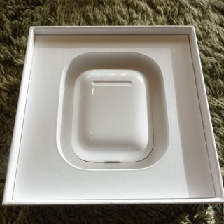 アップル(Apple)のAirPods 充電ケースのみ 美品保証書付き(ヘッドフォン/イヤフォン)