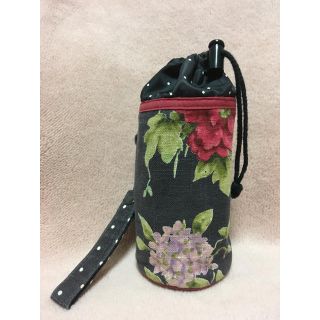 ローラアシュレイ(LAURA ASHLEY)のローラアシュレイ☆ペットボトルホルダー(日用品/生活雑貨)