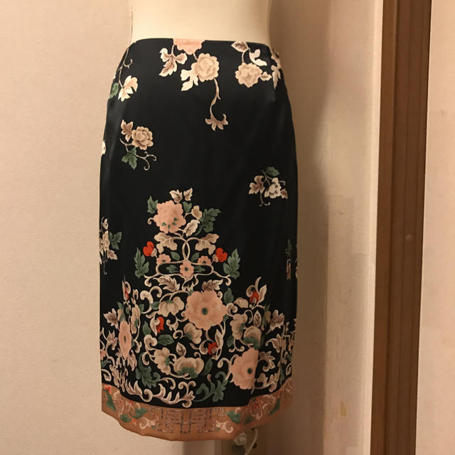 SunaUna(スーナウーナ)の美品スーナウーナ の綺麗な花柄スカート サイズ38 レディースのスカート(ひざ丈スカート)の商品写真