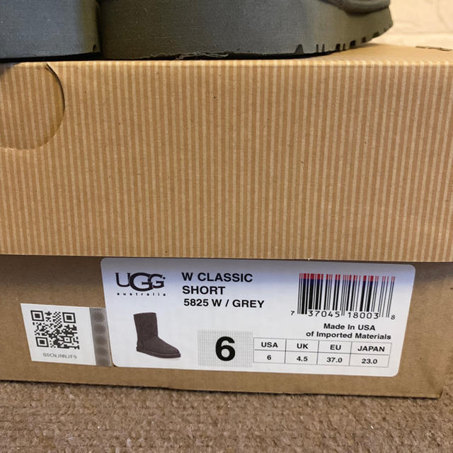 UGG(アグ)の#macchi様専用 UGGアグクラシックショートブーツ レディースの靴/シューズ(ブーツ)の商品写真