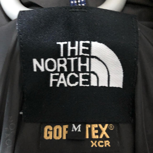 THE NORTH FACE(ザノースフェイス)のTHE NORTH FACE マウンテンパーカー サミット Mサイズ 緑 XCR メンズのジャケット/アウター(マウンテンパーカー)の商品写真