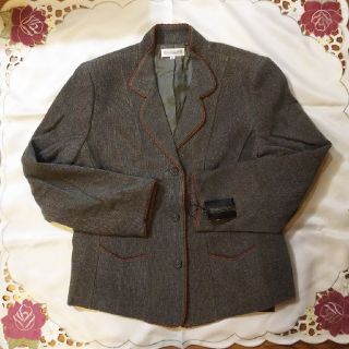 レオナール(LEONARD)の新品未使用 トーベル 高級婦人服 15号 ベルバラール スーツ 大きいサイズ(スーツ)