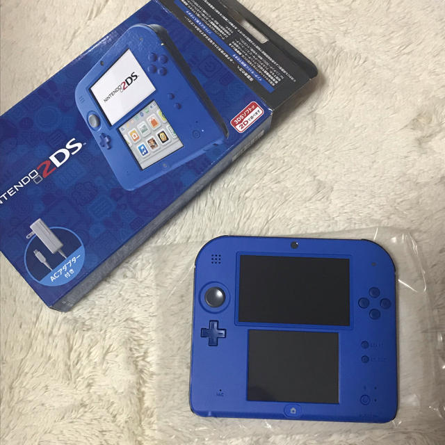 ニンテンドー2DS(ニンテンドー2DS)の【新品未使用】任天堂2DS エンタメ/ホビーのゲームソフト/ゲーム機本体(携帯用ゲーム機本体)の商品写真