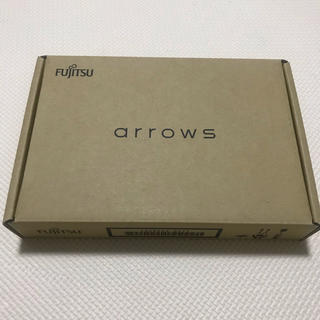フジツウ(富士通)の新品未使用 FUJITSU arrows M04 PREMIUM ホワイト(携帯電話本体)
