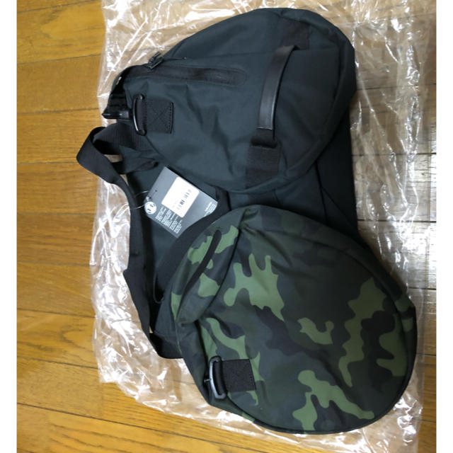 UNDER ARMOUR(アンダーアーマー)のアンダーアーマースモールボストンバッグ 新品 迷彩柄 メンズのバッグ(ボストンバッグ)の商品写真