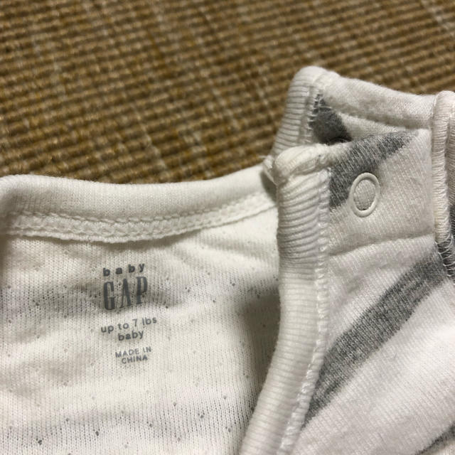 babyGAP(ベビーギャップ)の【最終値下げ】baby GAP うさぎ ロンパース キッズ/ベビー/マタニティのベビー服(~85cm)(ロンパース)の商品写真