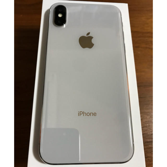 Apple(アップル)の★りゅうりゅう様専用★ iPhone X Silver 64 GB docomo スマホ/家電/カメラのスマートフォン/携帯電話(スマートフォン本体)の商品写真