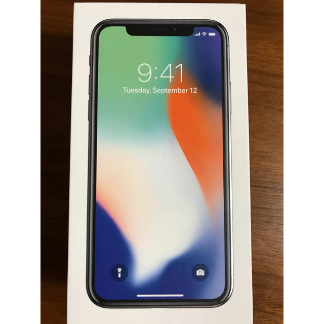 Apple(アップル)の★りゅうりゅう様専用★ iPhone X Silver 64 GB docomo スマホ/家電/カメラのスマートフォン/携帯電話(スマートフォン本体)の商品写真