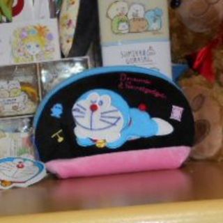 ショウガクカン(小学館)の新品・未使用💕ドラえもんシェル型ポーチ(ポーチ)