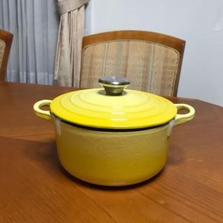 ルクルーゼ(LE CREUSET)の再値下げ！ルクルーゼ18ソレイユ未使用！ スパチュラおまけつき(鍋/フライパン)