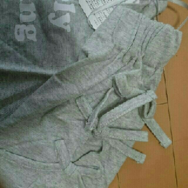 repipi armario(レピピアルマリオ)の新品 タグ付き レピピアルマリオ 袖リボンTシャツ M グレー レディースのトップス(Tシャツ(半袖/袖なし))の商品写真